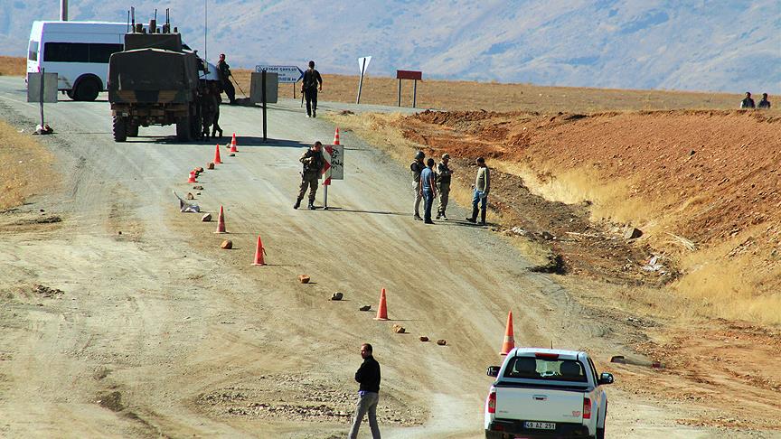 Diyarbakır-Bingöl karayoluna tuzaklanan patlayıcı imha edildi