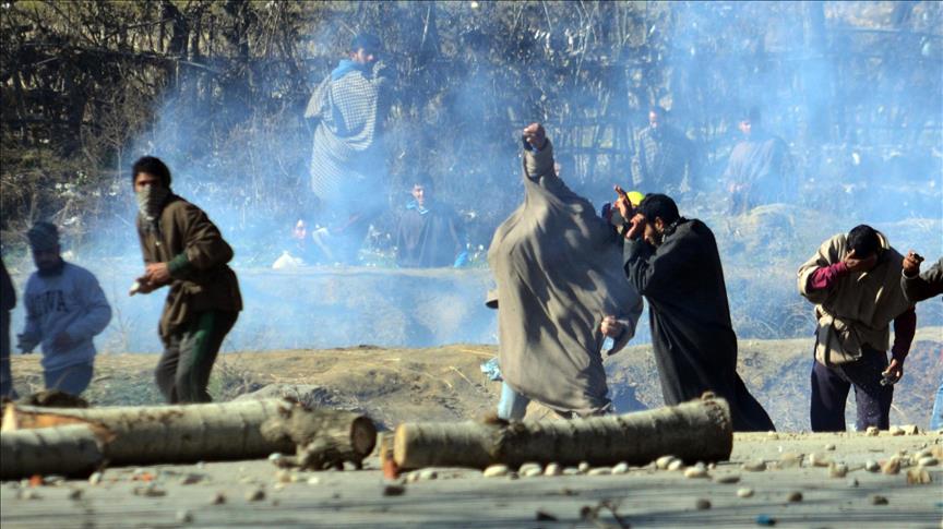 India backs use of human shields in Kashmir