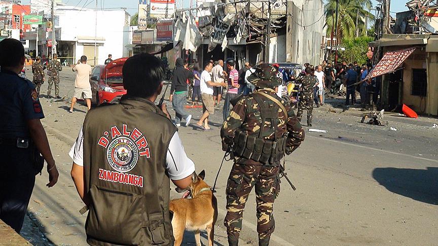 Thousands flee region under martial law in Philippines