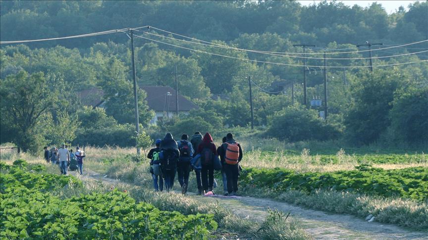 Greece returns 10 migrants to Turkey under EU deal