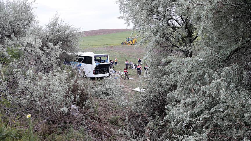 Ankara'da yolcu otobüsü devrildi: 8 ölü, 34 yaralı