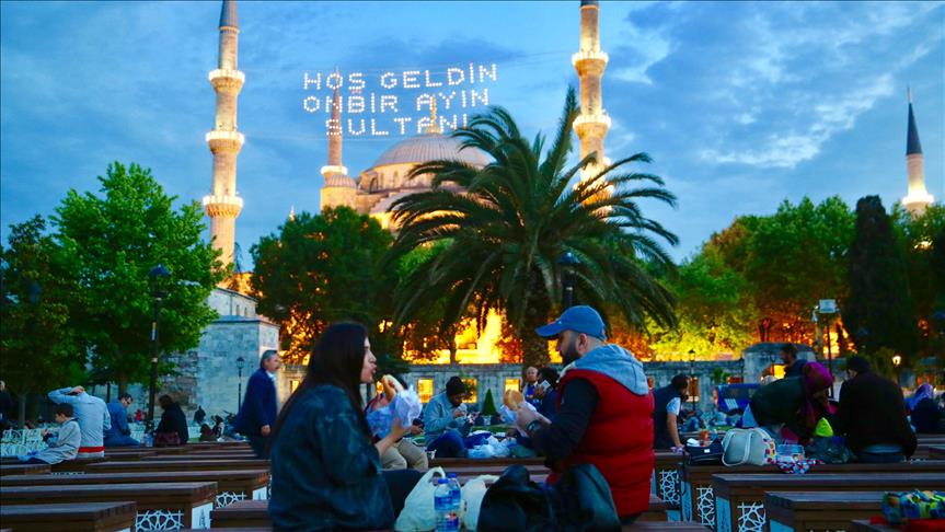 Od Japana do SAD-a: Muslimani širom svijeta dočekali prvi iftar