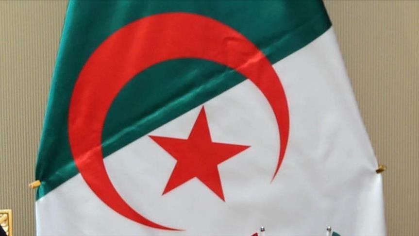 الرئاسة الجزائرية تقيل وزير السياحة بعد 3 أيام من تعيينه