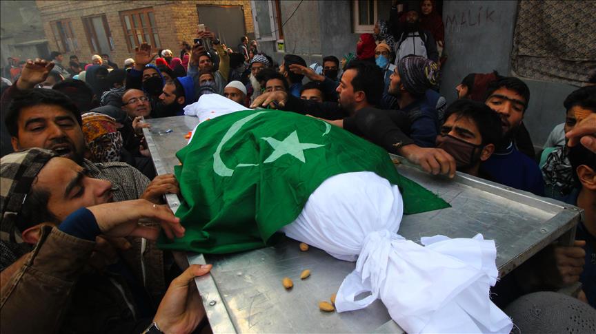 Kashmir: Thousands attend funeral of slain militant