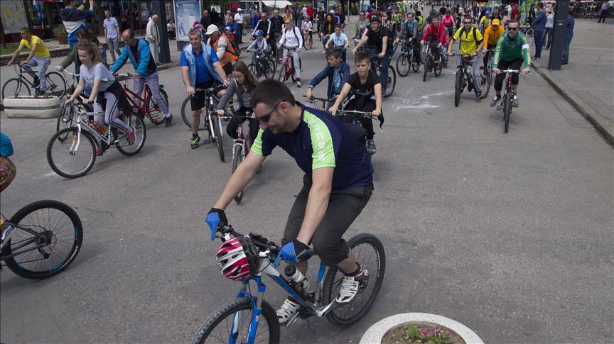 U Zenici održana 12. "Kritična masa“: Oko 100 učesnika uživalo u ljepotama vožnje biciklom 