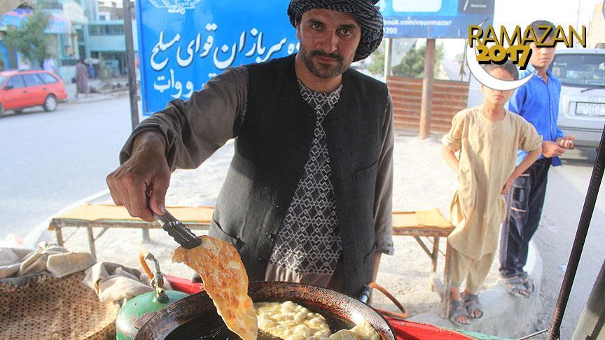 Afganistan'da iftar sofralarının vazgeçilmezi 'Bulani' 