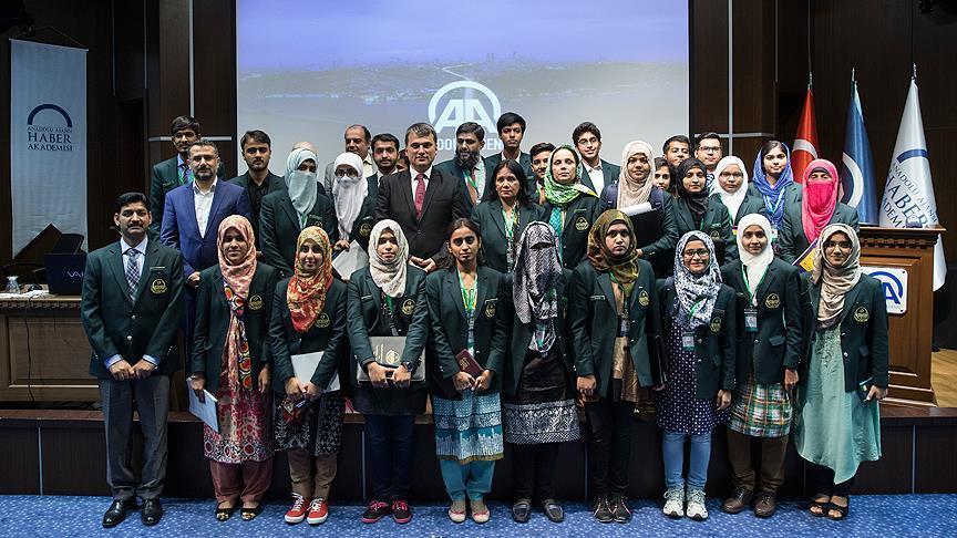 Pakistani students visit Anadolu Agency