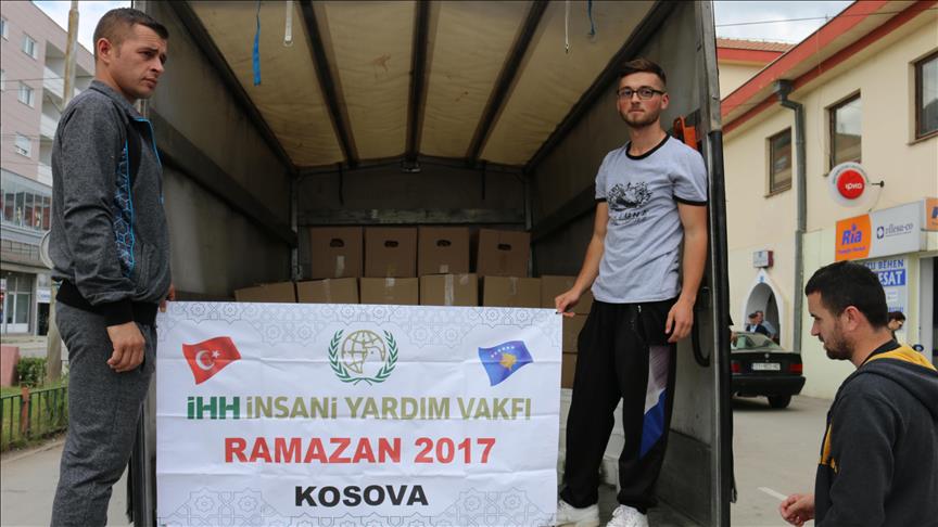 Ramadan: Une fondation turque aide 200 familles de martyrs et de vétérans au Kosovo