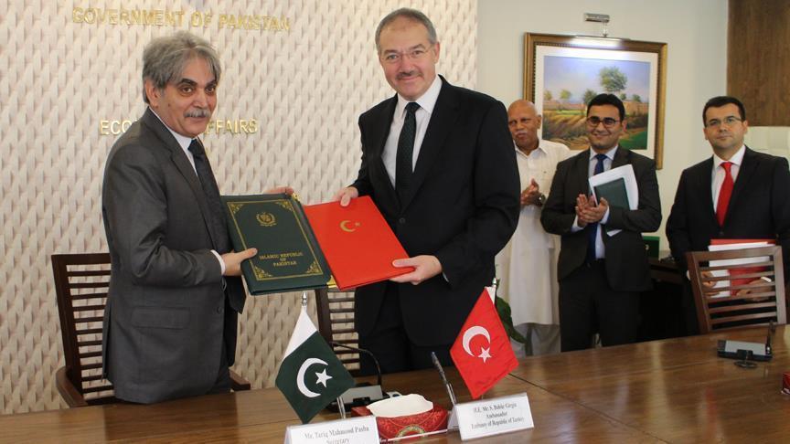 Turkey provides $10 million to displaced Pakistanis