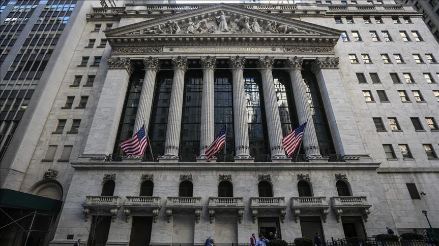 US stock market opens lower