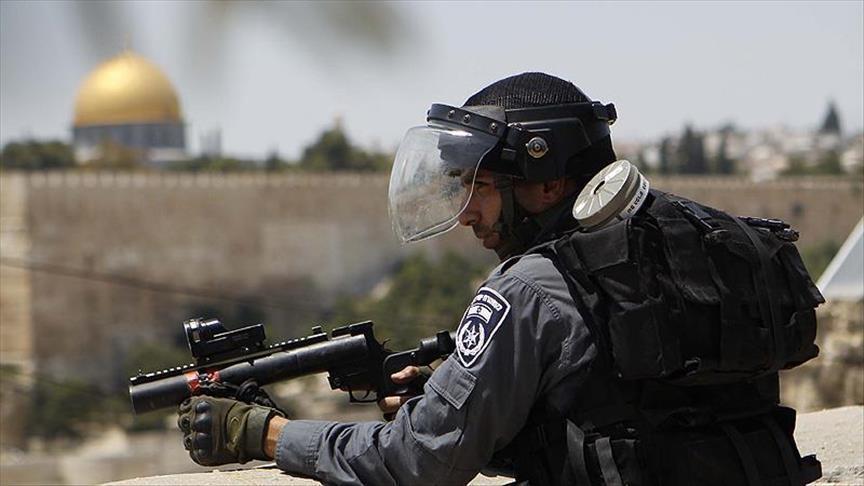 Scores of settlers storm Al-Aqsa for Jewish holiday