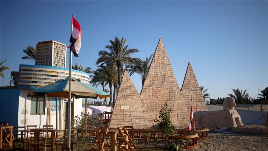 مقهى في غزة يحاكي مظاهر الحياة في مصر (تقرير)