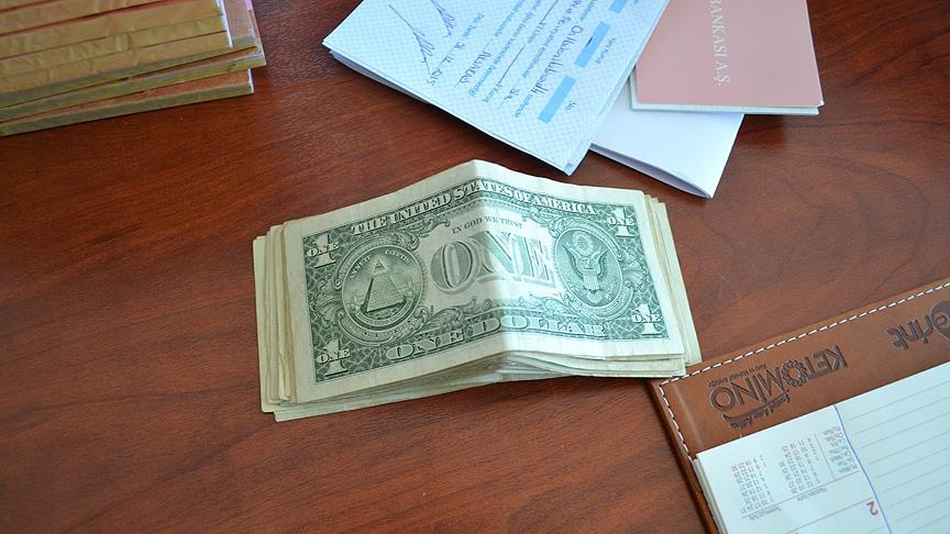 Kasadan 1 dolarlık 29 banknot çıktı