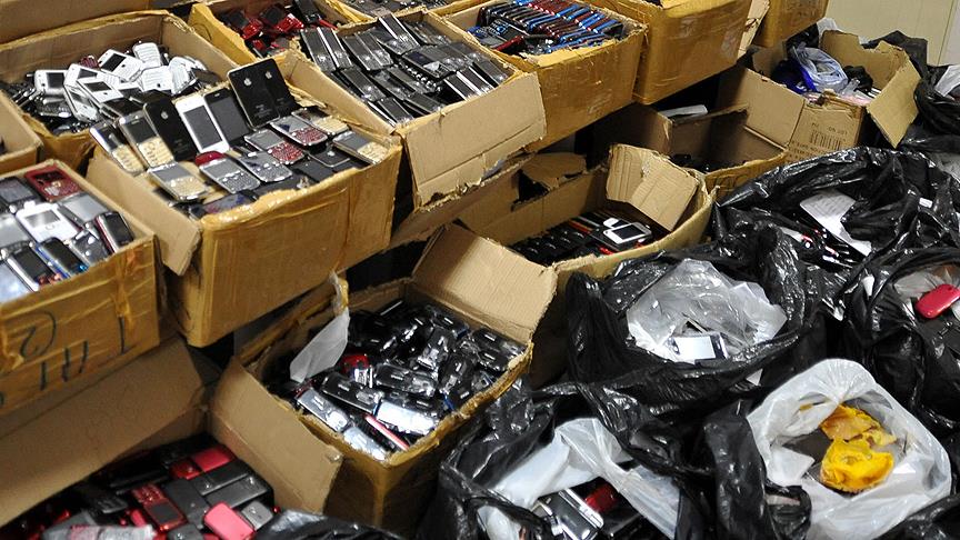 Ömrü biten cep telefonları 'altın' değerinde