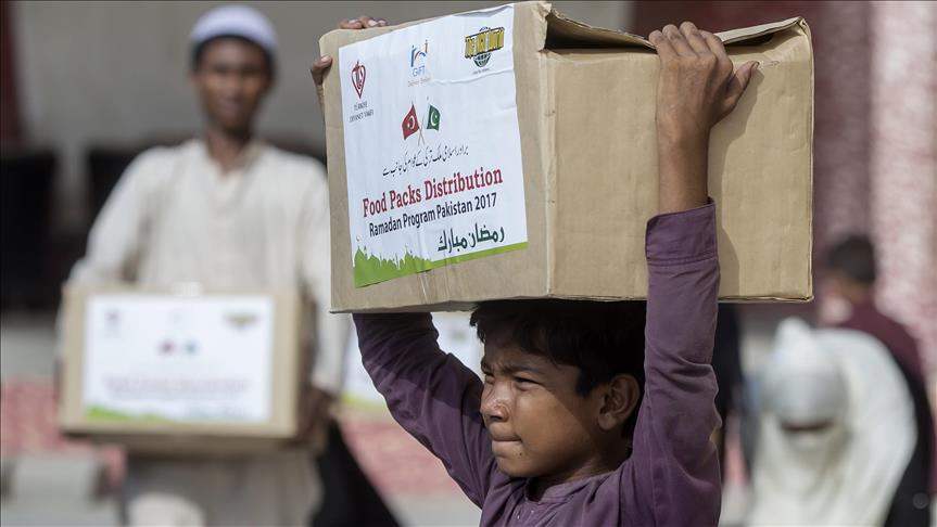 Turkish aid group helps 350 Pakistani families