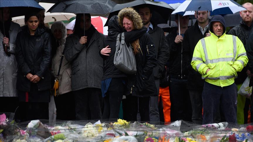 Minuta šutnje i cvijeće za žrtve u Londonu: Terorizam nema religiju