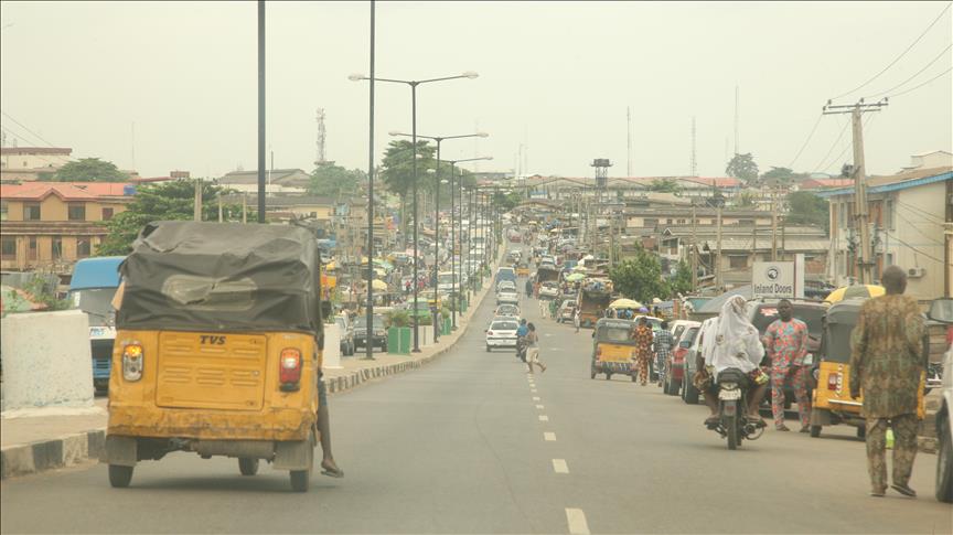 L'Afrique en ascension/ Nigéria: histoire d'un siècle de colonialisme