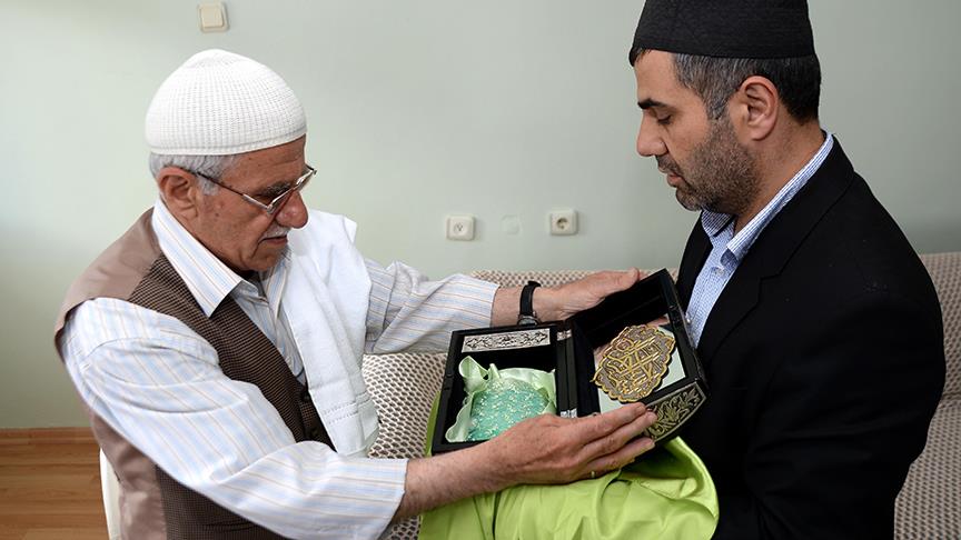 Sakal-ı Şerifi 250 yıldır muhafaza ediyorlar