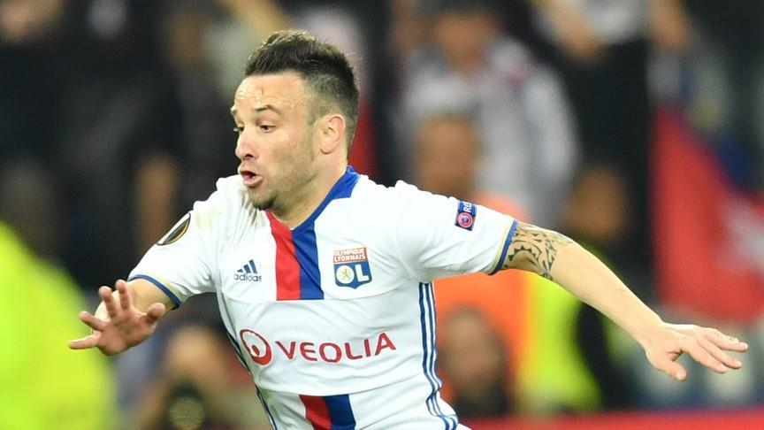 Football: Valbuena va signer en Turquie mais poste par erreur le drapeau de la Tunisie sur Twitter