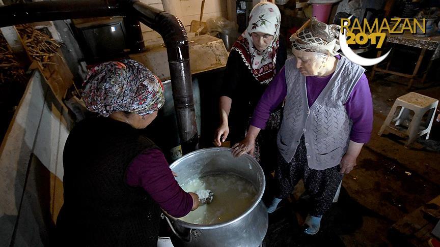 Ramazanda kazanlar çeçil peyniri için yakıldı 