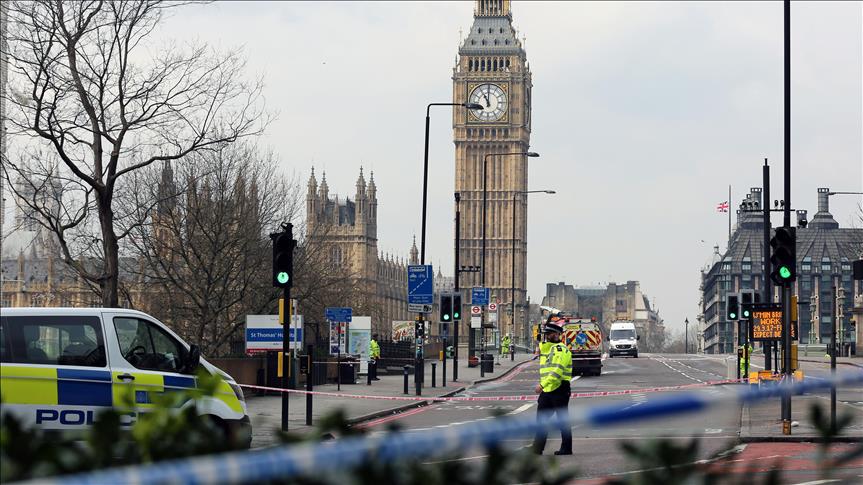 London: Policija uhapsila čovjeka s nožem u blizini zgrade Parlamenta 