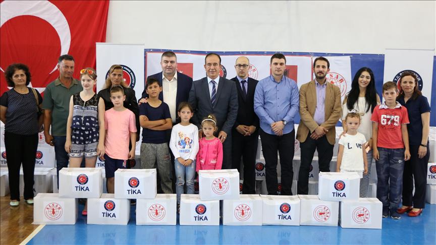 TIKA shpërndan ndihma për fëmijët jetimë në Shqipëri