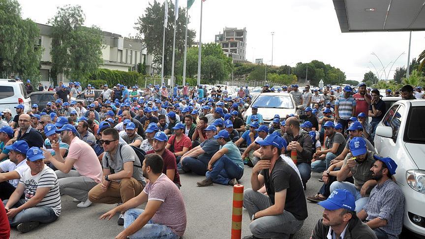 Petkim'de işçiler oturma eylemi yaptı