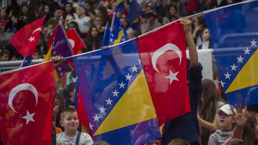 MIŠLJENJE - Bosanska debata o turskom jeziku