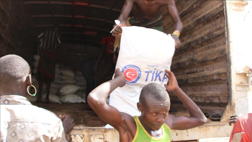 Turkey gives food aid to over 100 households in Kenya 
