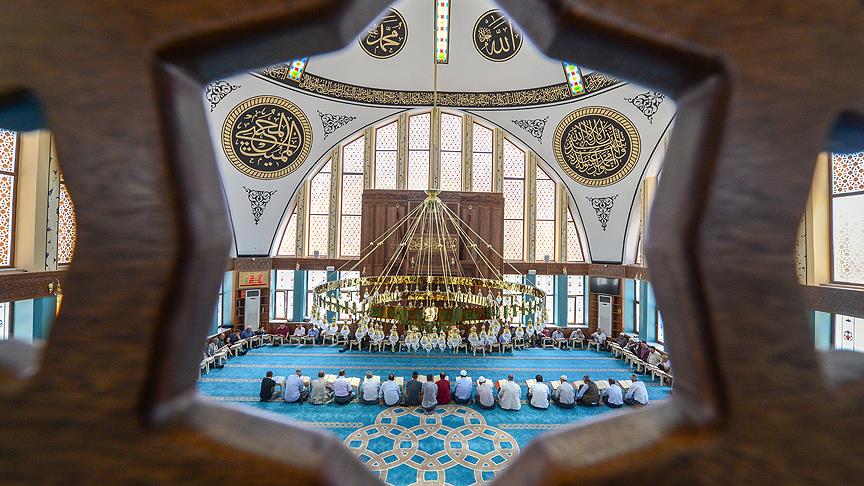 Üç mimariyi buluşturan cami