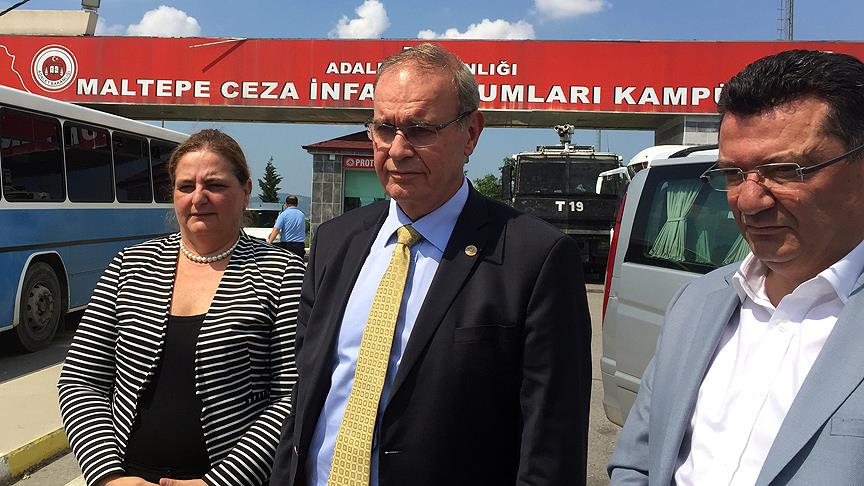 CHP milletvekilleri Berberoğlu'nu ziyaret etti