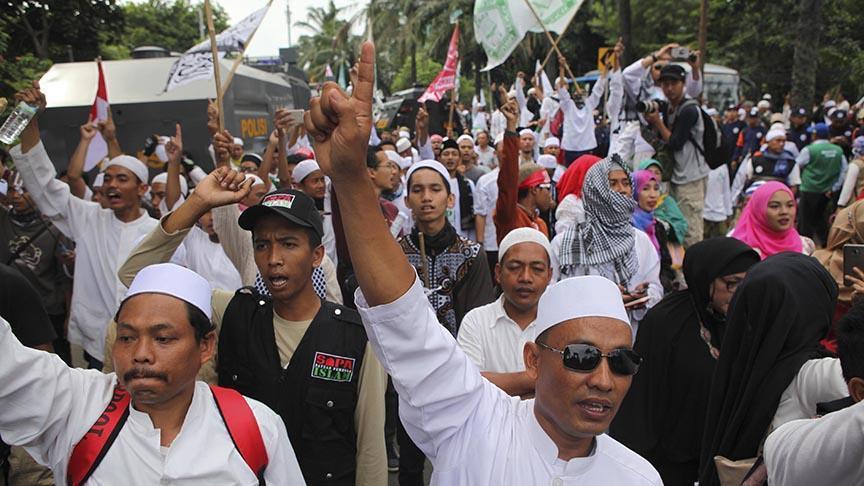 برگزاری تظاهرات علیه آمریکا و اسرائیل در اندونزی