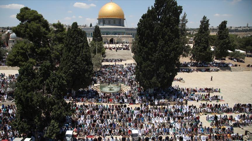 صدها هزار فلسطینی در مسجدالاقصی نماز جمعه ادا کردند