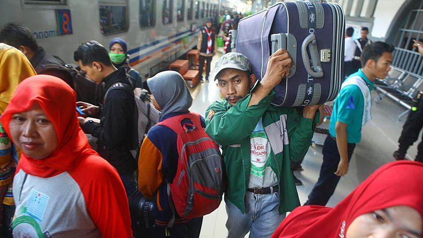 Millions of Indonesians travel home for Eid