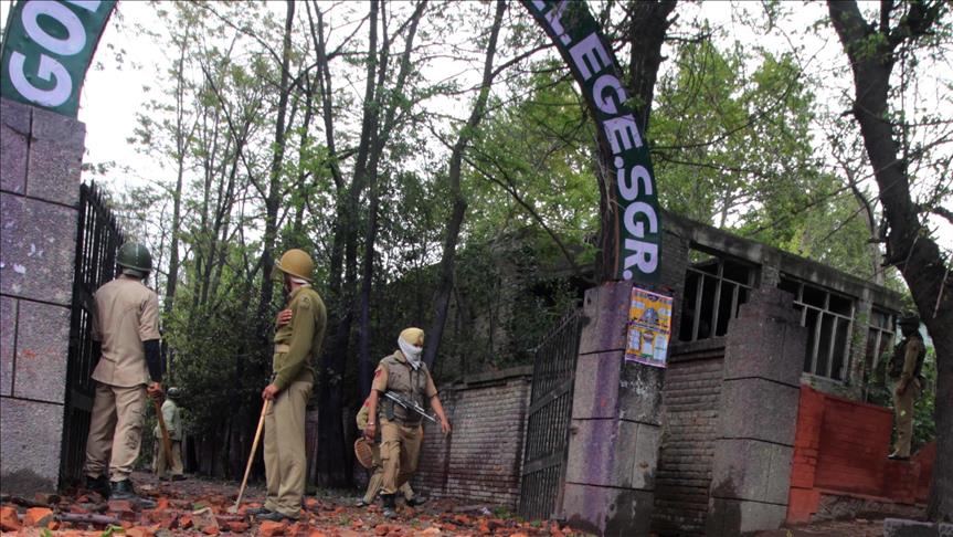 Militants hole up in Jammu-Kashmir school