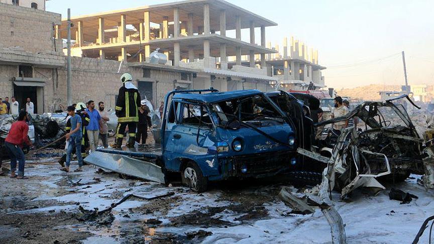 مقتل 10 سوريين بانفجار سيارة مفخخة في إدلب