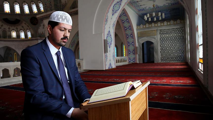 '5 yaşından beri camide Kur'an okuyorum'