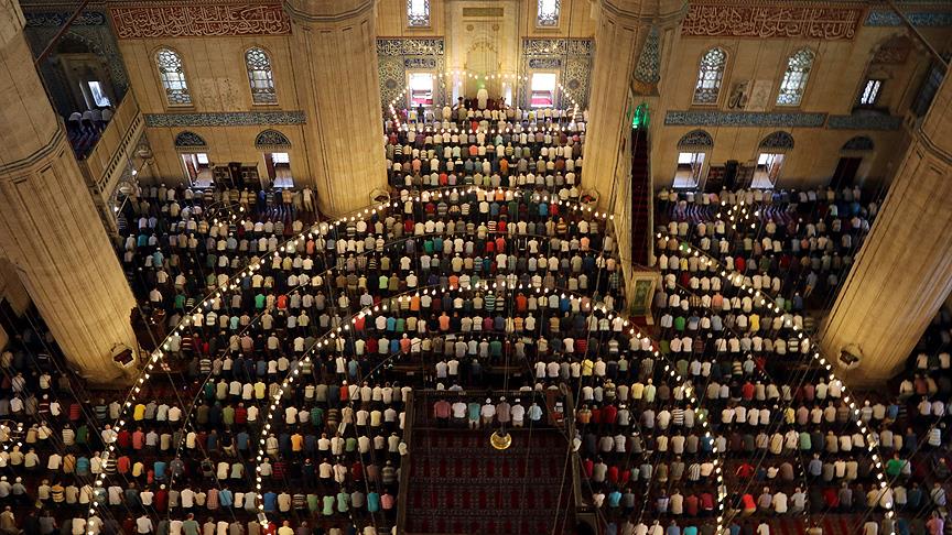 İslam dünyasında Ramazan Bayramı için iki ayrı tarih
