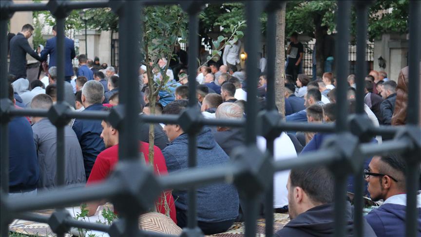 Në Maqedoni, Shqipëri dhe Kosovë muslimanët falin namazin e Fitër Bajramit