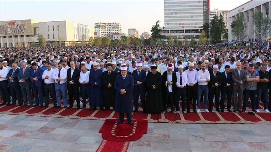 Извршена молитвата за големиот муслимански празник Рамазан Бајрам