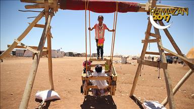 Suriyeli çocukların bayram eğlencesi