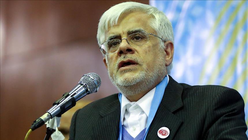 اعتراض عارف به قرائت شعری در مراسم عید فطر تهران