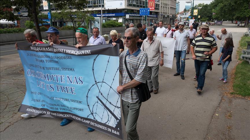 Sarajevo: Bivši logoraši mirnom šetnjom obilježili Dan podrške žrtvama torture