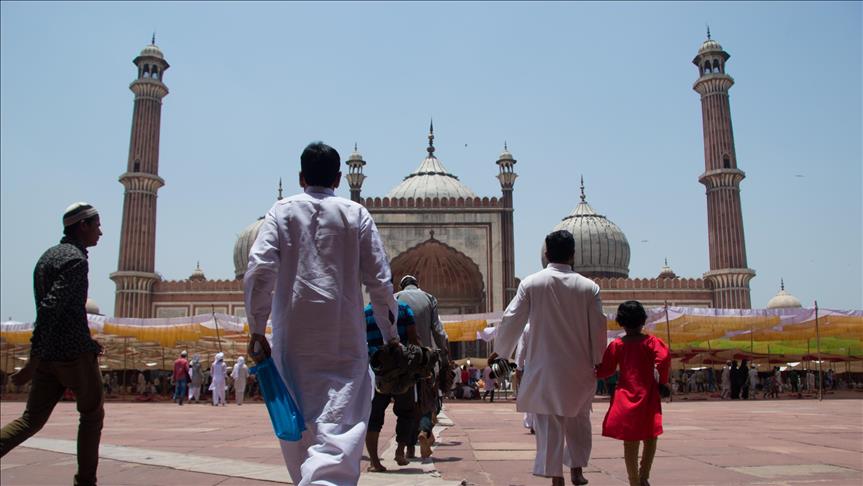 India: Muslims wear black armbands to protest lynchings