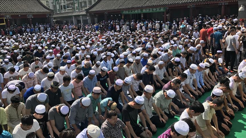 Muslimanët në Kinë festojnë ditën e parë të Bajramit
