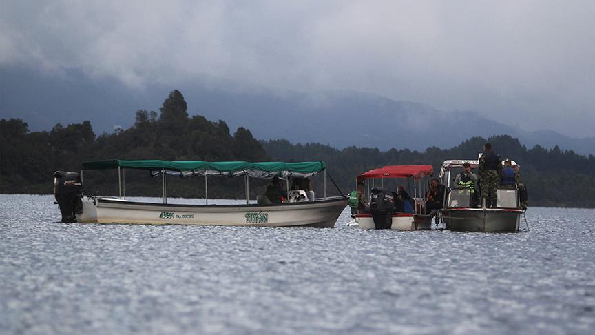 Kolombiya'da turistleri taşıyan tekne battı