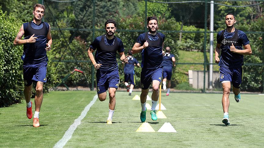 Fenerbahçe sezon hazırlıklarını sürdürüyor