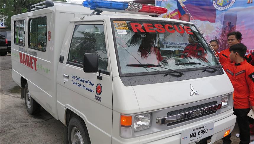 Турция обеспечила оборудованием филиппинских спасателей 