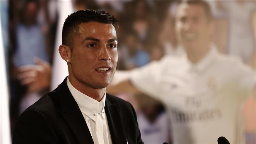 Football : Cristiano Ronaldo père de jumeaux