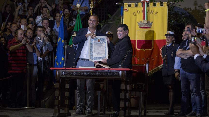 Maradona'ya Napoli'den 'fahri vatandaşlık'
